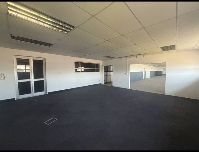 339M² INDUSTRIAL YARD TO LET IN BLACKHEATH INDUSTRIAL